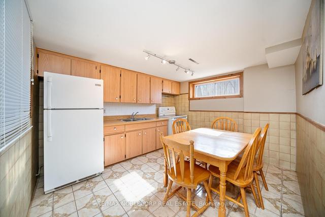 27 Deevale Rd, House detached with 3 bedrooms, 2 bathrooms and 6 parking in Toronto ON | Image 24