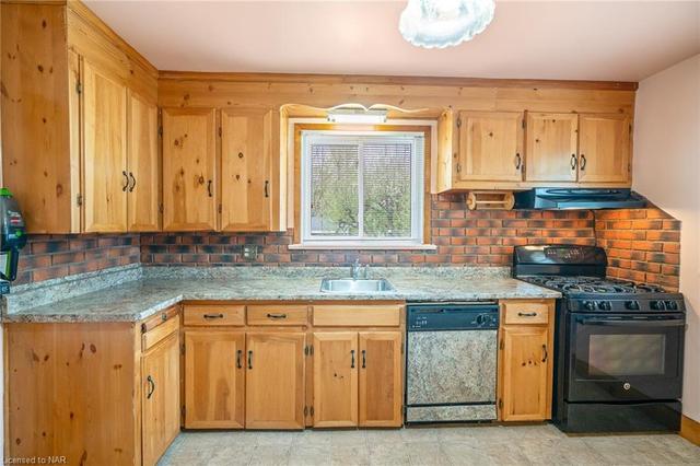 9 Hallcrest Ave, House detached with 3 bedrooms, 2 bathrooms and 3 parking in St. Catharines ON | Image 6