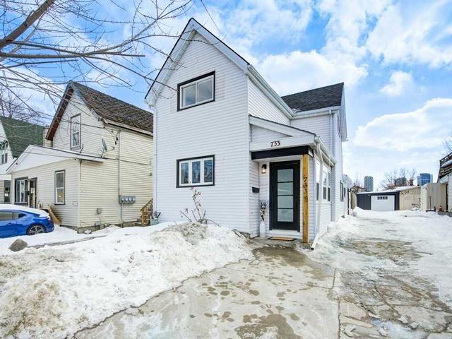 733 Elias St, House detached with 4 bedrooms, 2 bathrooms and 6 parking in London ON | Image 1