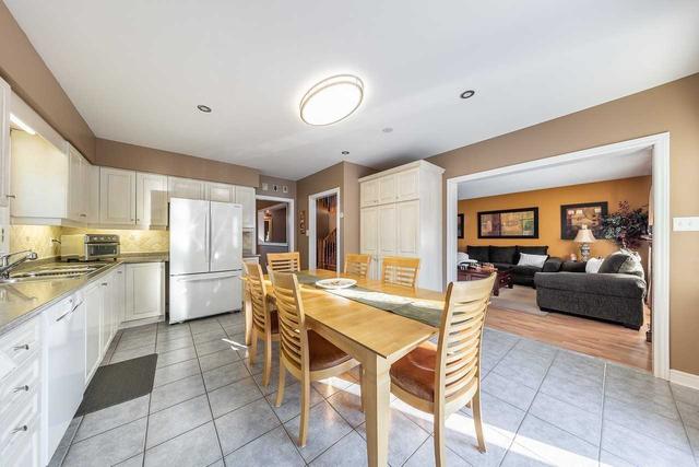 16 Ashton Dr, House detached with 4 bedrooms, 4 bathrooms and 4 parking in Vaughan ON | Image 6