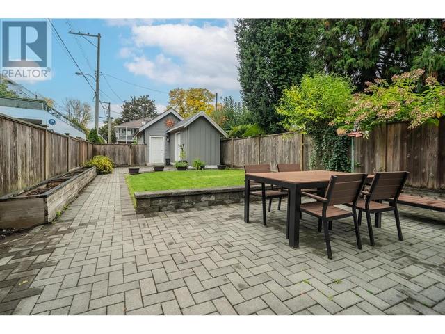 180 E 17th Avenue, House detached with 5 bedrooms, 4 bathrooms and 1 parking in Vancouver BC | Image 34