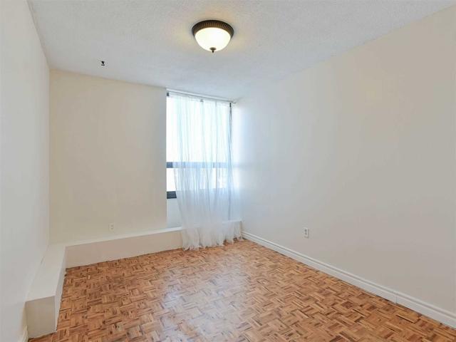 1313 - 50 Mississauga Valley Blvd, Condo with 3 bedrooms, 2 bathrooms and 1 parking in Mississauga ON | Image 19
