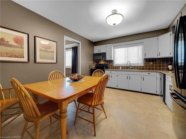 9 Black Locust Way, House detached with 4 bedrooms, 2 bathrooms and 4 parking in Brantford ON | Image 3