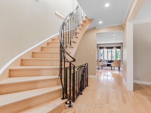 176 Joicey Blvd, House detached with 4 bedrooms, 4 bathrooms and 4 parking in Toronto ON | Image 11