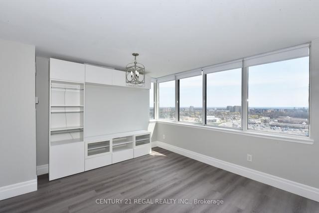 1612 - 350 Webb Dr, Condo with 2 bedrooms, 2 bathrooms and 2 parking in Mississauga ON | Image 9