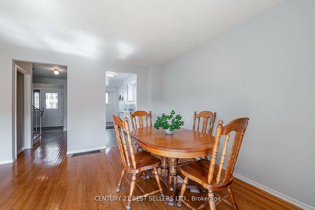68 Lynmont Rd, House semidetached with 4 bedrooms, 2 bathrooms and 1 parking in Toronto ON | Image 2