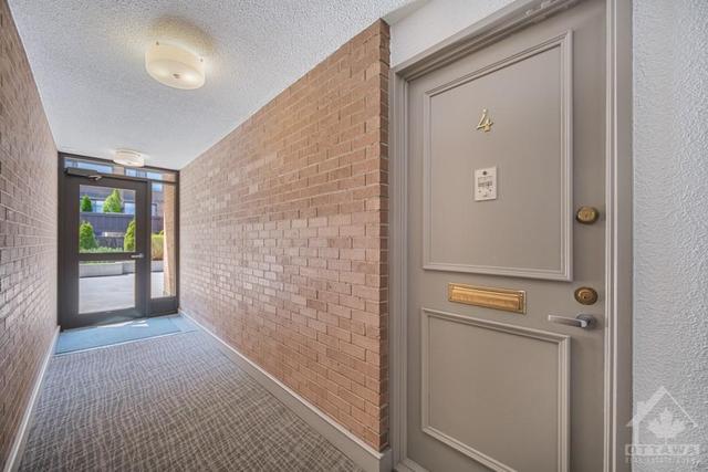 4 - 525 St Laurent Blvd, Townhouse with 3 bedrooms, 2 bathrooms and 1 parking in Ottawa ON | Image 22