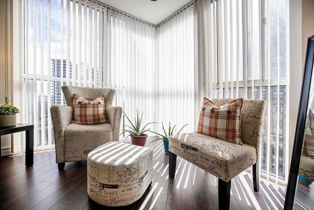 1203 - 5 Concorde Pl, Condo with 1 bedrooms, 1 bathrooms and 1 parking in Toronto ON | Image 7