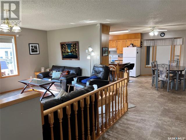 905 21st St, House detached with 4 bedrooms, 2 bathrooms and null parking in Humboldt SK | Image 8