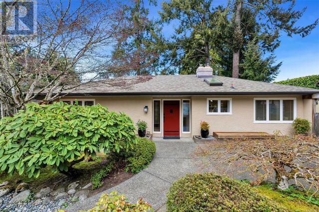 746 Sea Dr, House detached with 3 bedrooms, 2 bathrooms and 4 parking in Central Saanich BC | Image 8