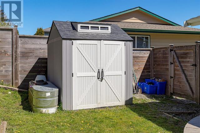 145 Paddock Pl, House detached with 3 bedrooms, 2 bathrooms and 1 parking in View Royal BC | Image 32