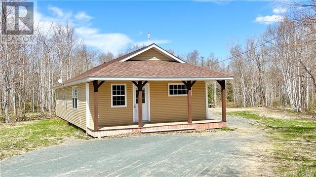 600 Rang St Georges, House detached with 3 bedrooms, 1 bathrooms and null parking in Paquetville P NB | Image 1