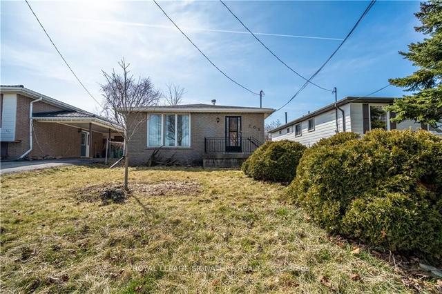 205 Bonaventure Dr, House detached with 3 bedrooms, 2 bathrooms and 4 parking in Hamilton ON | Image 1