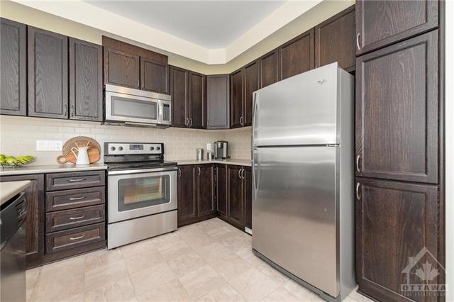 245 Via San Marino St, Townhouse with 3 bedrooms, 3 bathrooms and 2 parking in Ottawa ON | Image 14
