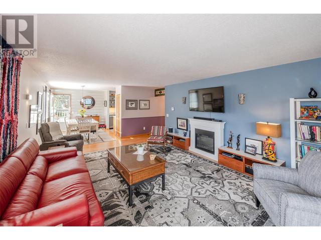 209 - 187 Warren Ave, Condo with 2 bedrooms, 2 bathrooms and 1 parking in Penticton BC | Image 11