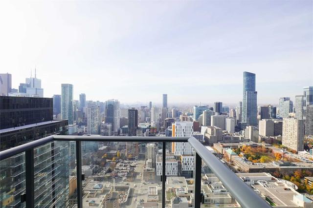 5008 - 251 Jarvis St, Condo with 2 bedrooms, 1 bathrooms and 0 parking in Toronto ON | Image 3