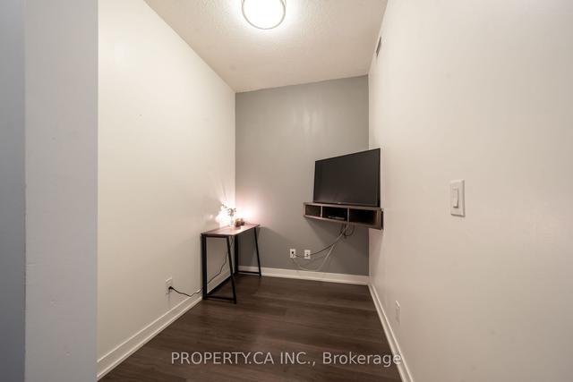 1906 - 225 Sackville St, Condo with 1 bedrooms, 2 bathrooms and 1 parking in Toronto ON | Image 7