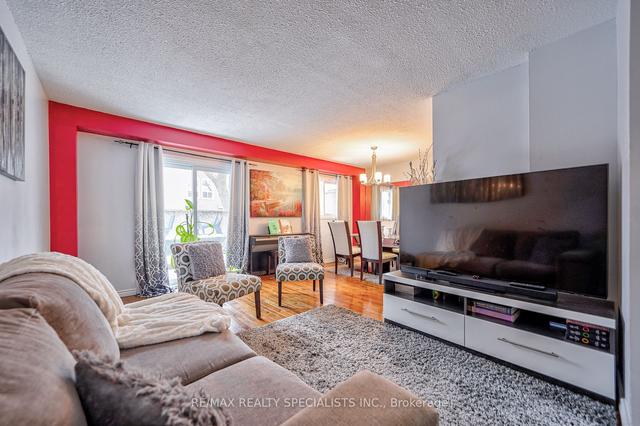 60 Enmount Dr, Townhouse with 3 bedrooms, 2 bathrooms and 2 parking in Brampton ON | Image 30