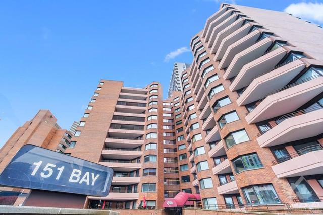 1206 - 151 Bay St, Condo with 2 bedrooms, 2 bathrooms and 1 parking in Ottawa ON | Image 1
