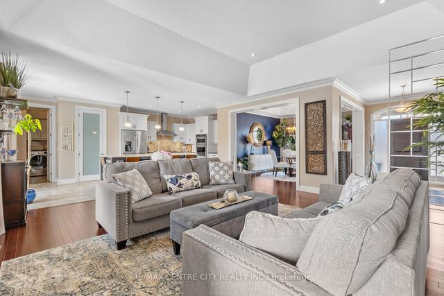 11 - 164 Woodholme Close, Condo with 2 bedrooms, 4 bathrooms and 4 parking in London ON | Image 7