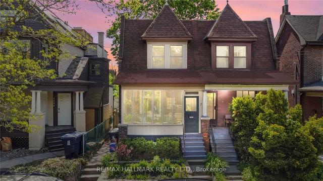 7 Grafton Ave, House semidetached with 3 bedrooms, 2 bathrooms and 2 parking in Toronto ON | Image 1