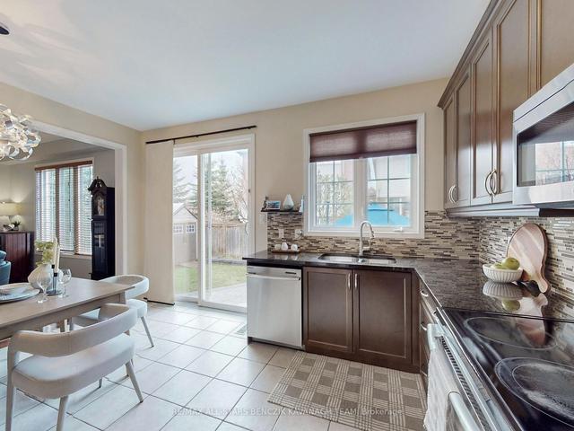 57 Collie Cres, House detached with 5 bedrooms, 4 bathrooms and 4 parking in Whitchurch Stouffville ON | Image 3