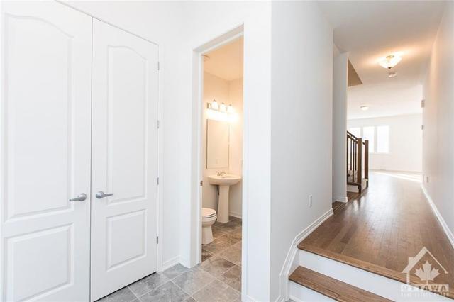 519 Tulip Tree Way, Townhouse with 3 bedrooms, 3 bathrooms and 3 parking in Ottawa ON | Image 3