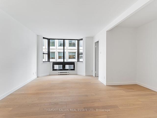 2101 - 1166 Bay St, Condo with 2 bedrooms, 2 bathrooms and 1 parking in Toronto ON | Image 13