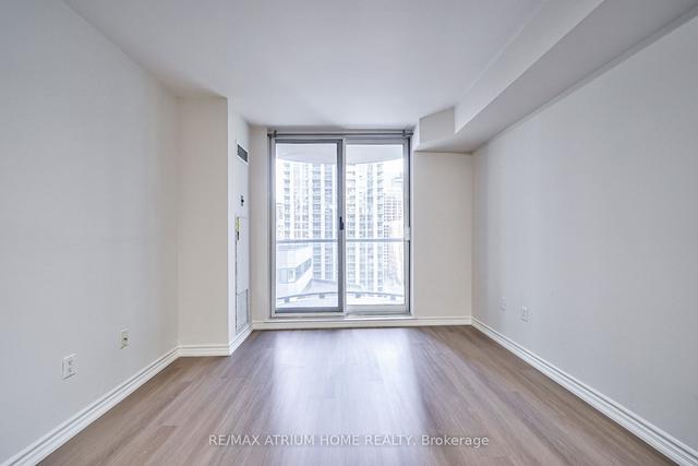 1502 - 801 Bay St, Condo with 1 bedrooms, 2 bathrooms and 0 parking in Toronto ON | Image 10