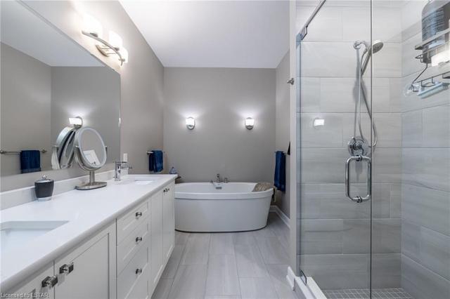 5pc luxury ensuite with soaker tub | Image 15