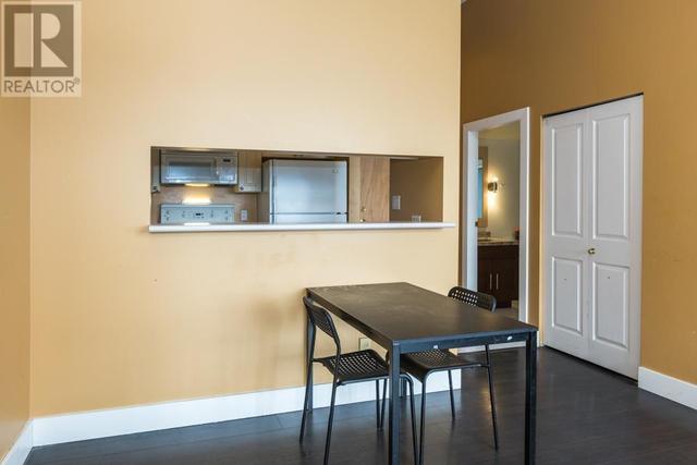 PH2 - 7077 Beresford St, Condo with 2 bedrooms, 1 bathrooms and 1 parking in Burnaby BC | Image 10