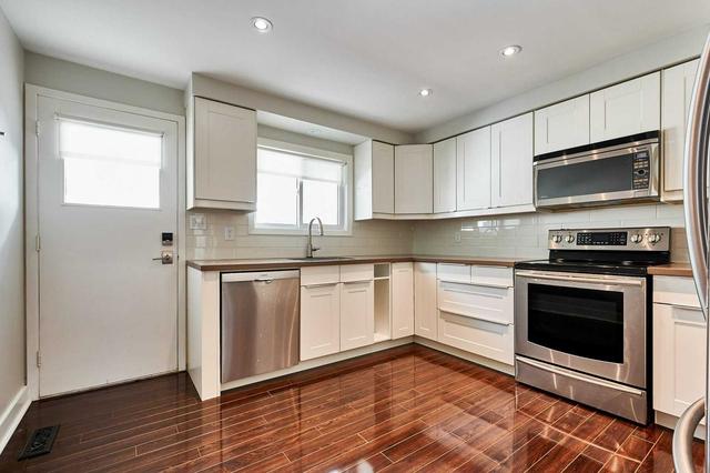 76 Amanda Dr, House detached with 3 bedrooms, 2 bathrooms and 3 parking in Toronto ON | Image 5