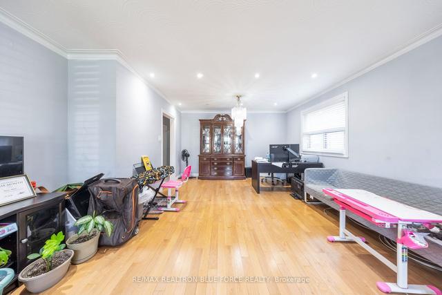 39 Grace St, House detached with 3 bedrooms, 2 bathrooms and 5 parking in Toronto ON | Image 36