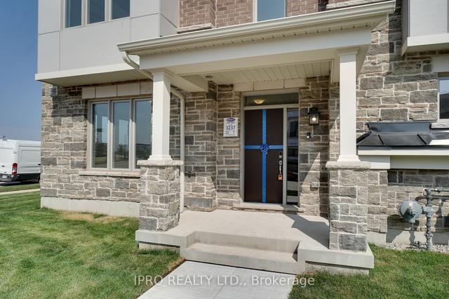 1208 Tanbark Ave, House attached with 4 bedrooms, 4 bathrooms and 2 parking in Oakville ON | Image 23