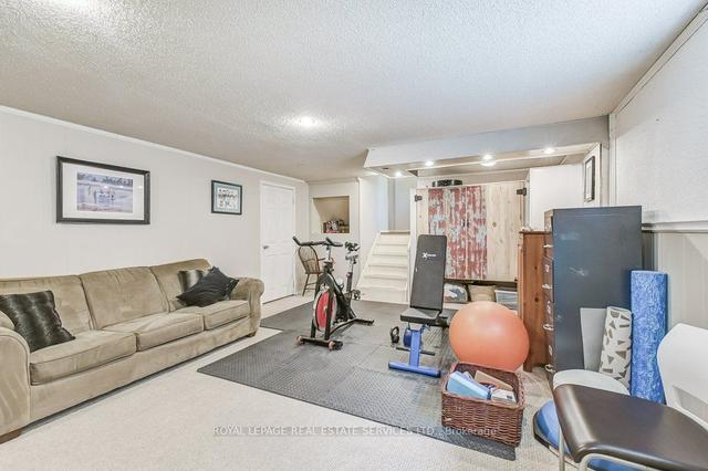 227 Sunrise Cres, House detached with 3 bedrooms, 3 bathrooms and 6 parking in Oakville ON | Image 21