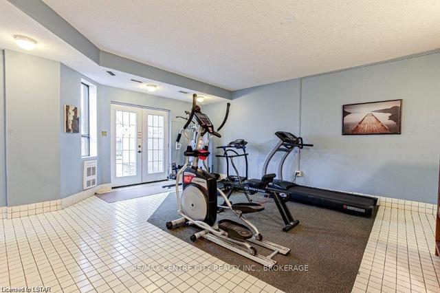 203 - 549 Ridout St N, Condo with 2 bedrooms, 2 bathrooms and 1 parking in London ON | Image 5