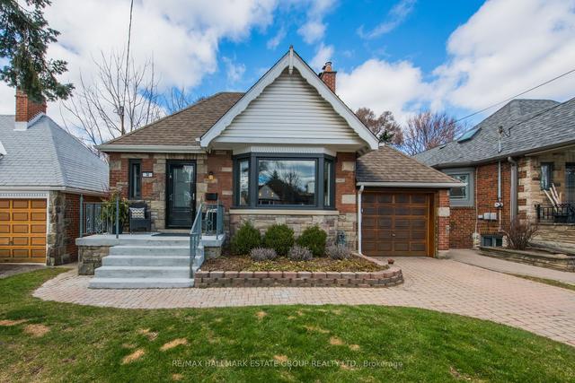 34 Four Oaks Gate, House detached with 3 bedrooms, 2 bathrooms and 3 parking in Toronto ON | Image 1