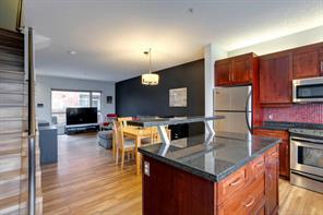209 - 118 8 St Ne, Home with 2 bedrooms, 2 bathrooms and 2 parking in Calgary AB | Image 4