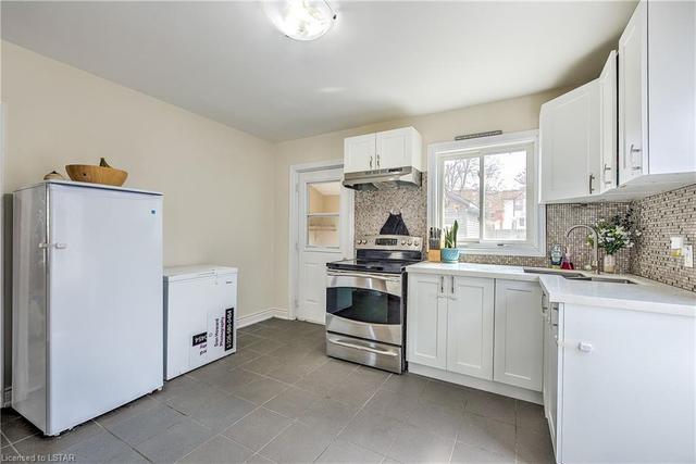 21 Hughes St, House detached with 2 bedrooms, 2 bathrooms and 3 parking in St. Thomas ON | Image 5