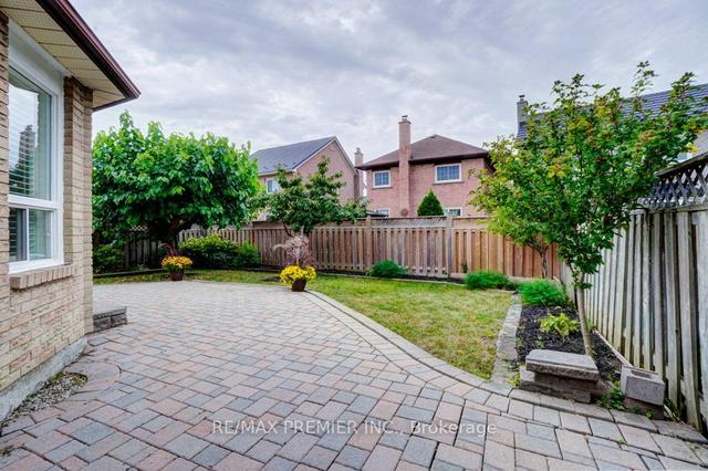 4620 Dunedin Cres, House detached with 4 bedrooms, 4 bathrooms and 4 parking in Mississauga ON | Image 30