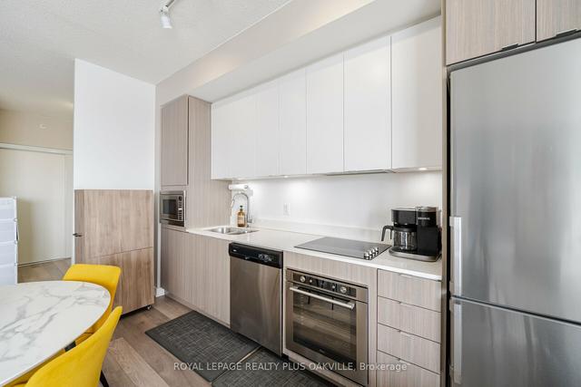 a629 - 5230 Dundas St, Condo with 2 bedrooms, 1 bathrooms and 1 parking in Burlington ON | Image 4