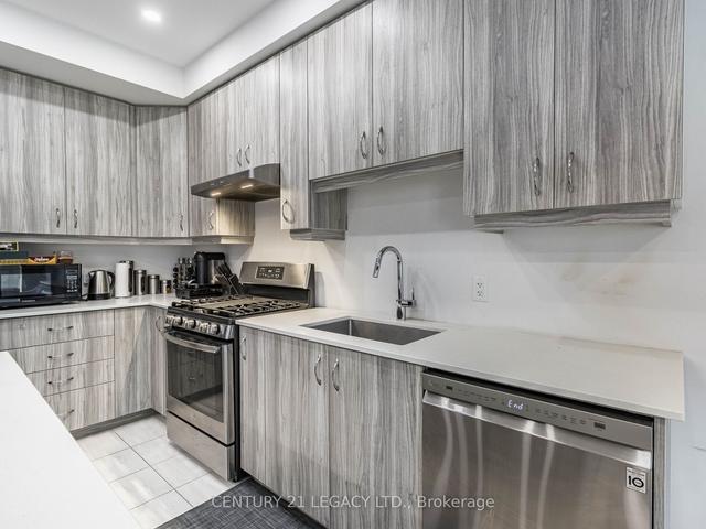176 - 30 Times Square Blvd, House attached with 3 bedrooms, 3 bathrooms and 2 parking in Hamilton ON | Image 3