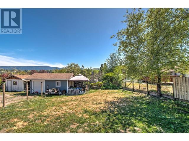 4218 Bella Vista Rd, House detached with 2 bedrooms, 1 bathrooms and 4 parking in Vernon BC | Image 11