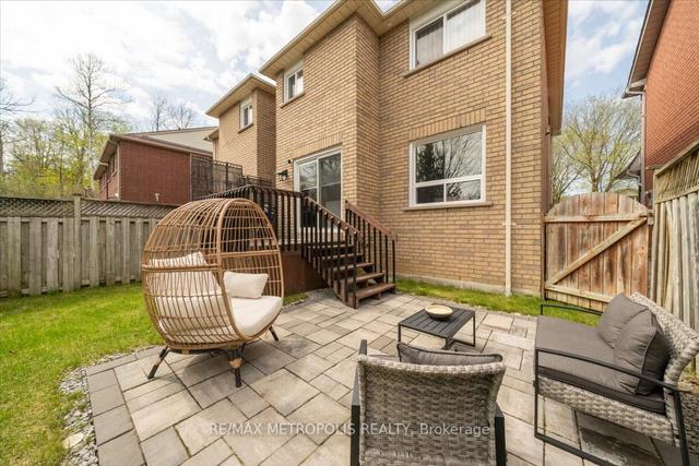 131 Thicket Cres, House detached with 3 bedrooms, 3 bathrooms and 3 parking in Pickering ON | Image 31