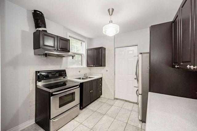 455 Main St W, House detached with 3 bedrooms, 2 bathrooms and 1 parking in Hamilton ON | Image 6