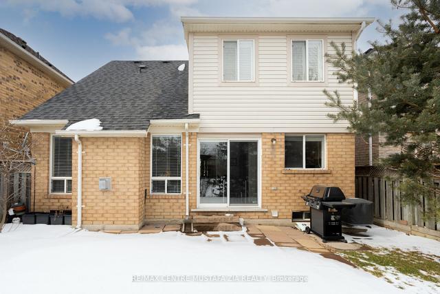 1518 Swann Cres, House detached with 3 bedrooms, 3 bathrooms and 3 parking in Milton ON | Image 35