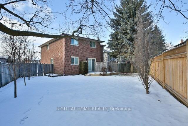 93 Lambeth Ct, House detached with 4 bedrooms, 3 bathrooms and 8 parking in Newmarket ON | Image 19