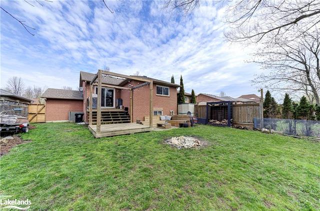 6 Telfer Rd, House detached with 3 bedrooms, 1 bathrooms and 5 parking in Collingwood ON | Image 24