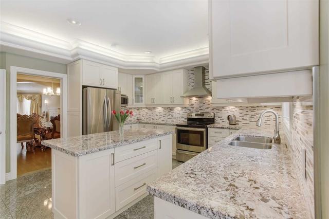 365 Princess Ave, House detached with 5 bedrooms, 7 bathrooms and 6 parking in Toronto ON | Image 2