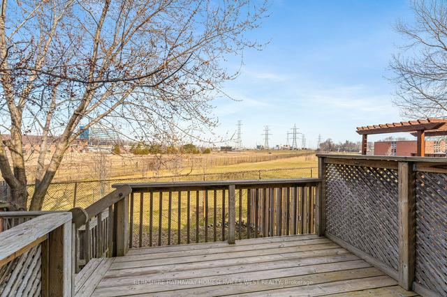 51 Bigham Cres, House detached with 3 bedrooms, 2 bathrooms and 3 parking in Toronto ON | Image 17